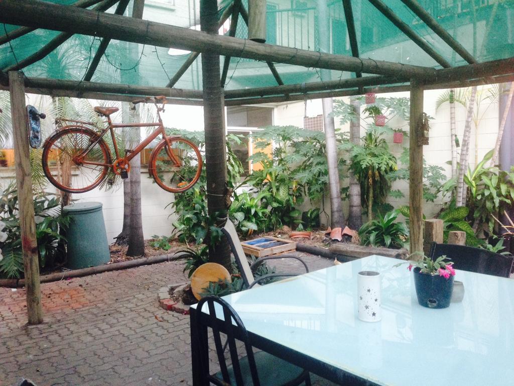 A Pousada Adventurers Backpackers Townsville Exterior foto